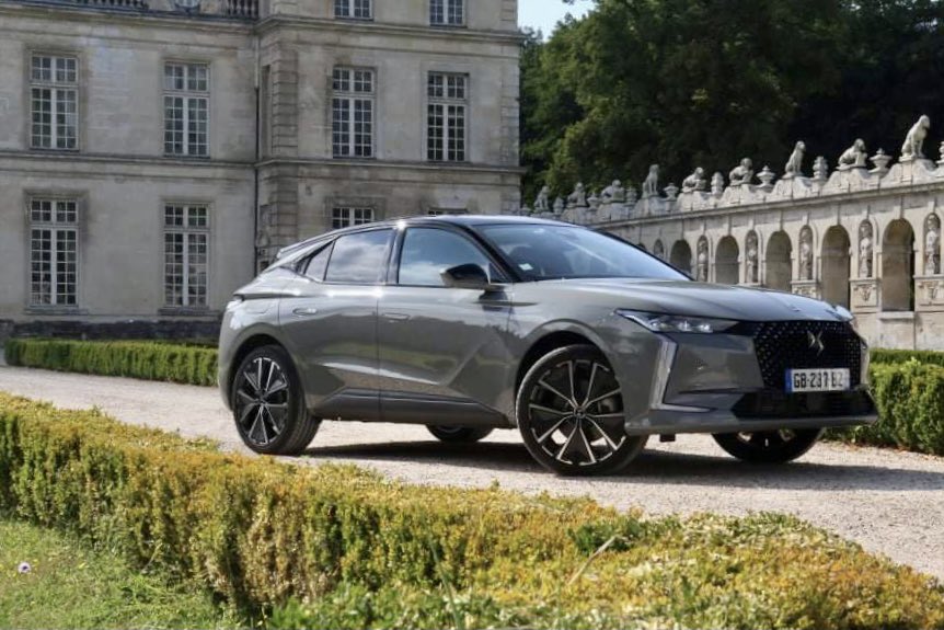 french_driver's tweet photo. Aujourd'hui, la nouvelle #DS4 est à l'essai sur #FrenchDriver dans la région de #Chantilly ! 🚗🇫🇷 https://t.co/RIr4PgvPy4