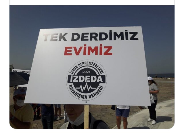 Tülay Yılmaz (@tulaayilmaz) on Twitter photo Ceketi aday göstersek İzmirli oy verir herhalde diye düşünüyorsunuz ama yanılıyorsunuz, topu Bakanlık ve Tokiye atarak vatandaşınıza sahip çıkmıyorsunuz #kalenizağırhasarlı <a href="/izdeda/">İzmir Depremzedeleri Dayanışma Derneği (İZDEDA)</a> <a href="/tuncsoyer/">Tunç Soyer</a> <a href="/SerdarSandal/">Serdar Sandal</a> Ceketi aday göstersek İzmirli oy verir herhalde diye düşünüyorsunuz ama yanılıyorsunuz, topu Bakanlık ve Tokiye atarak vatandaşınıza sahip çıkmıyorsunuz #kalenizağırhasarlı <a href="/izdeda/">İzmir Depremzedeleri Dayanışma Derneği (İZDEDA)</a> <a href="/tuncsoyer/">Tunç Soyer</a> <a href="/SerdarSandal/">Serdar Sandal</a>