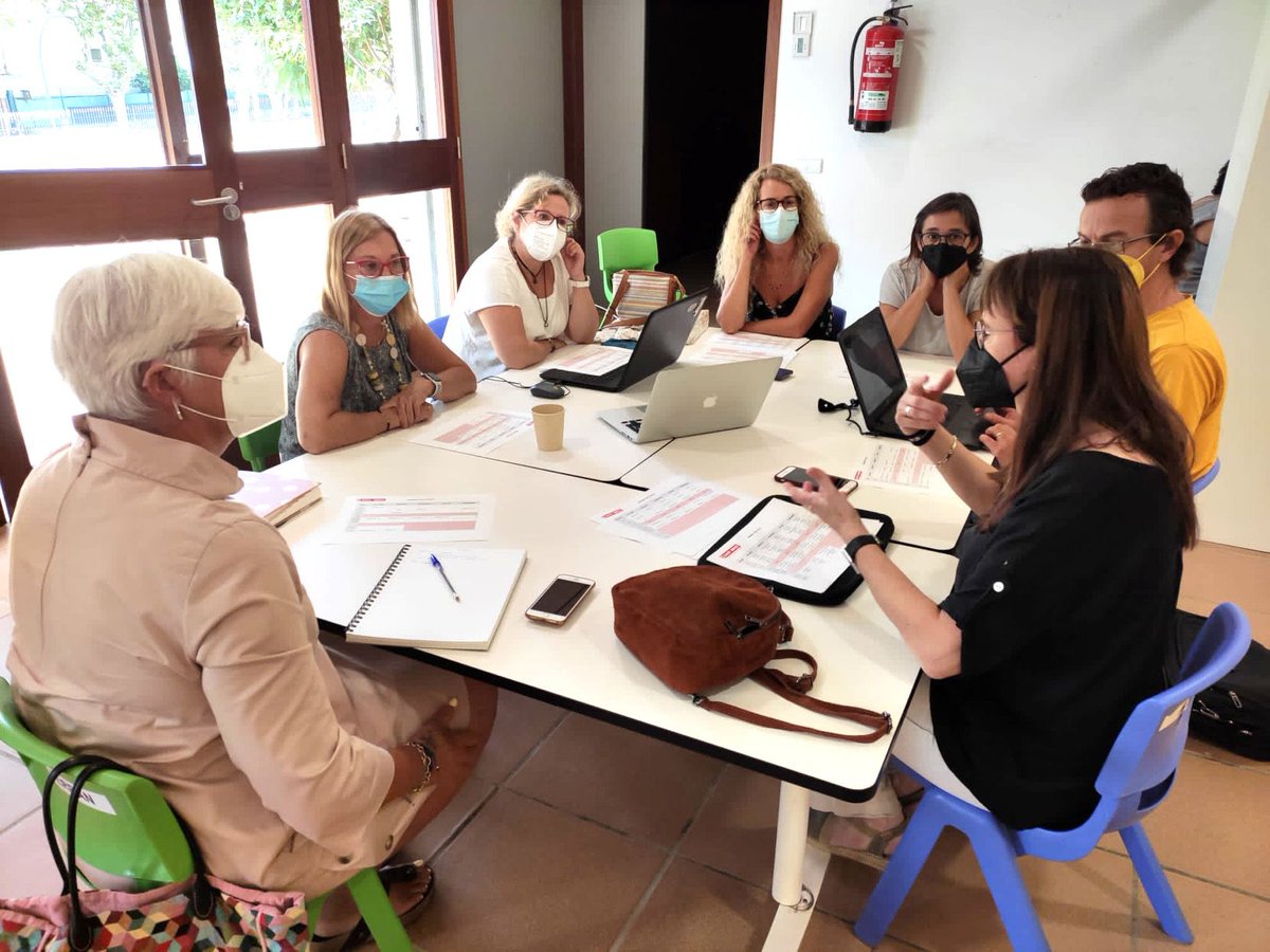 IESANTJORDI's tweet photo. Comencem planificant el nou curs amb moltes ganes #NousEspaisUnNouSantJordi #escolanova #noucurs #escolescoop #escolesmaresme #vilassardedalt https://t.co/aG9VOl5DQc