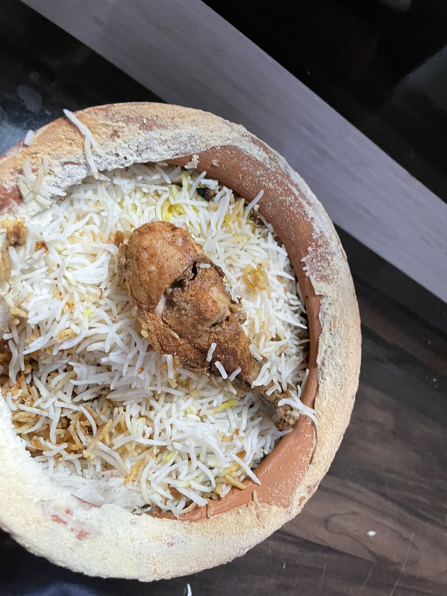 vimalag19665752's tweet photo. Who’s was this worst experience ever and even after doing wrong they are not accepting.
We had order veg but they had dilivered non veg.
@biryanibykilo https://t.co/aQKF2lnCX0