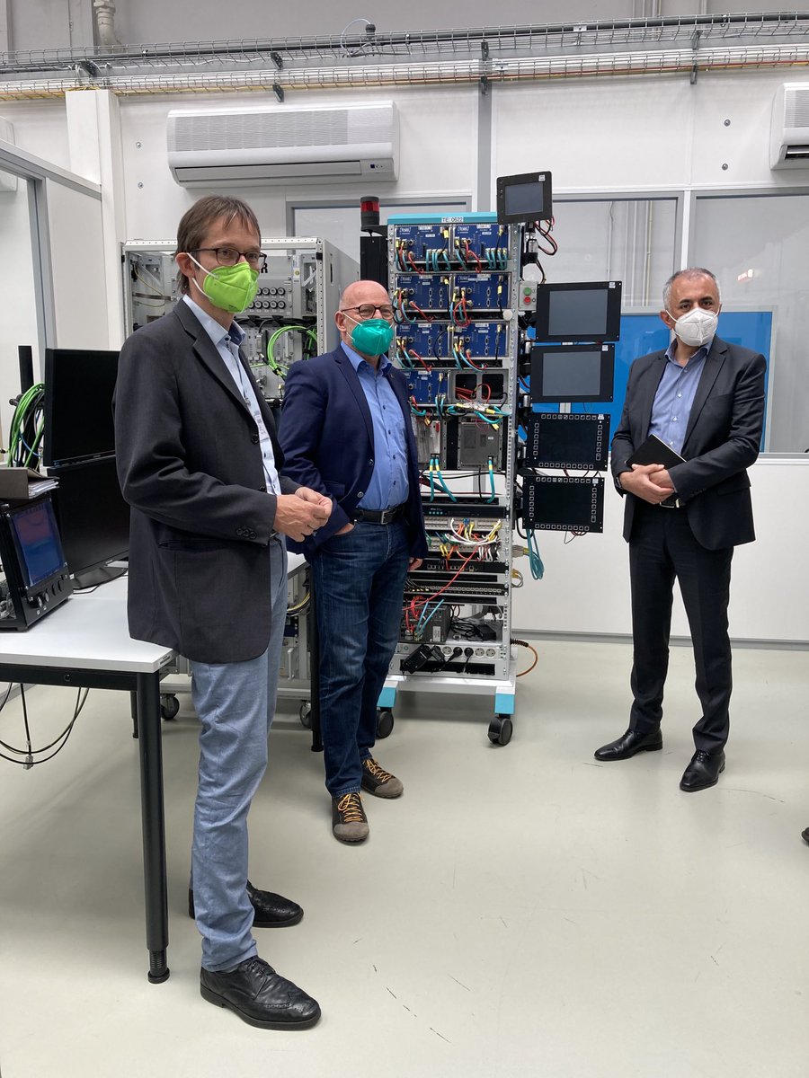 JensSprotte's tweet photo. ⁦⁦Heute informierte sich Herr Minister ⁦@WinneHermann⁩ zusammen mit MdL # Katzenstein über die #expertise von ⁦@AlstomGermany⁩  im Bereich der #digitalisierung  #etcs am Standort Mannheim https://t.co/gFomaZmiCL
