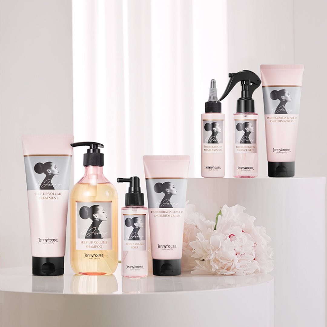 JennyhouseID's tweet photo. Self Up Hair Care Line Son Ye-jin Approved! ❤💁♀️
⠀
Dapatkan rambut yang sehat dan bervolume dengan 7 produk dari Self Up Hair Care Line!
#jennyhouseindonesia #sonyejin #jennyhousepr #jennyhousecosmetics #selfup https://t.co/KkAH7Edk2q