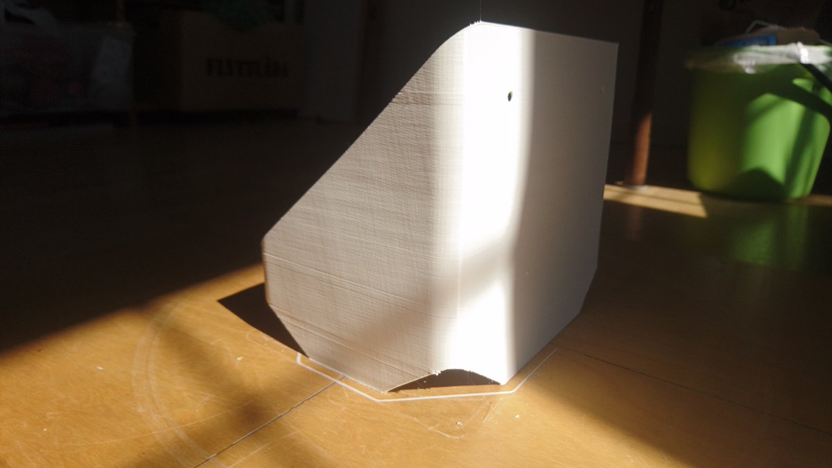 tobbelobb's tweet photo. HP4 finished its first functional print 😊 The quality is not perfect, but very close. #HP4 #Hangprinter https://t.co/AdkuxYgTVQ