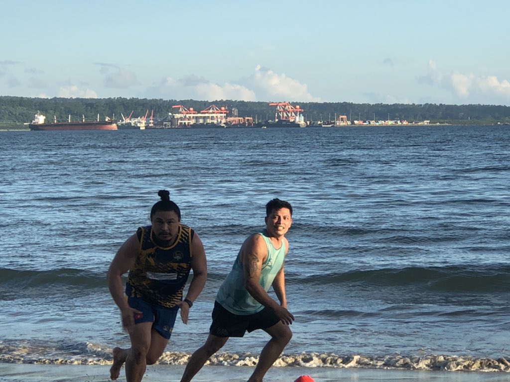 JovanMasalunga's tweet photo. Love playing, love coaching, love managing.
#itsmorefuninthephilippines #PlayerCoach #PlayerManager #CaptainJet #DirectorJet #coachlife #rugbylife #livingthedream https://t.co/l9ghNybRaF