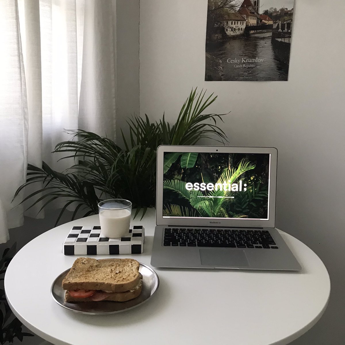 กักตัวไม่กักใจรอบนี้ก็คือแต่งห้องไม่หยุด แต่ถือว่าคุ้มเพราะต้องอยู่ห้องทุกวัน 😭