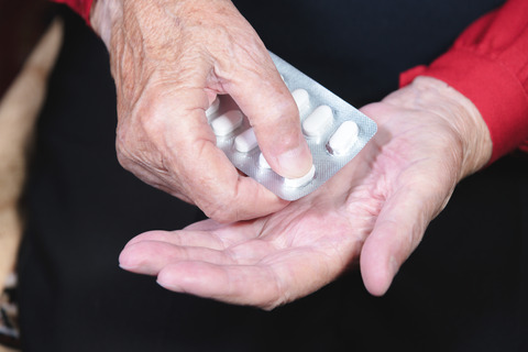 De seneste års fokus på, at en mindre stringent blodsukkerkontrol kan øge livskvaliteten for ældre med type 2-diabetes har ændret den kliniske praksis. Det viser et forskningsstudie fra SDCC publiceret i <a href="/TheLancet/">The Lancet</a> bit.ly/2WEwSW5 <a href="/GregersAndersen/">Gregers</a>