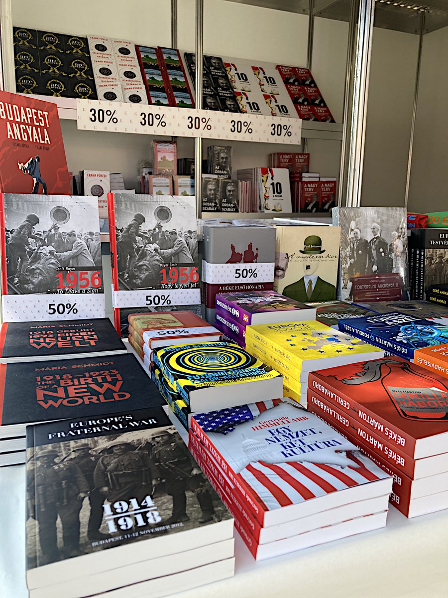 terrorhaza's tweet photo. 📚Hello 92. Ünnepi Könyvhét! Mi már itt vagyunk, -30-50% kedvezménnyel várunk mindenkit! #ünnepikönyvhét2021 #olvasóvagyok #mkke https://t.co/OA9E34IFev