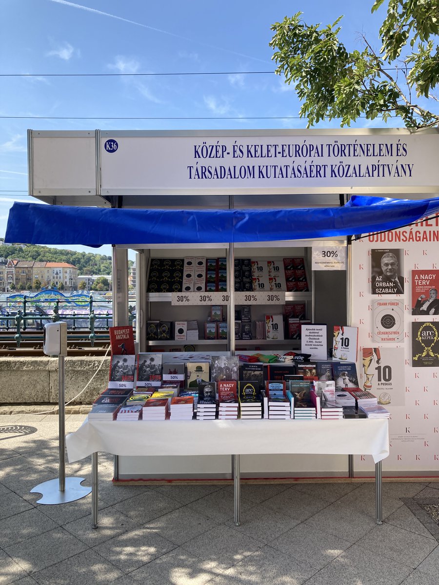 terrorhaza's tweet photo. 📚Hello 92. Ünnepi Könyvhét! Mi már itt vagyunk, -30-50% kedvezménnyel várunk mindenkit! #ünnepikönyvhét2021 #olvasóvagyok #mkke https://t.co/OA9E34IFev