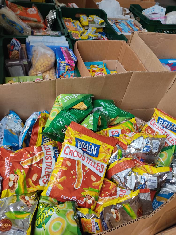 BanqueIvoire's tweet photo. Lancée dans la lutte contre la précarité alimentaire et la malnutrition, la Banque Alimentaire de Côte d’Ivoire a  offert des vivres et non vivres à l’ONG YAMIEKOU, dons reçus de Carrefour Côte d’Ivoire,  notre partenaire d’aide alimentaire. 
https://t.co/H3nZLVPpcA https://t.co/AZwSHlNoAN