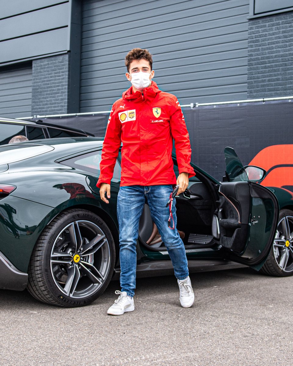 ScuderiaFerrari's tweet photo. Ciao guys 👋

Great to be here in Zandvoort 🤩

#essereFerrari 🔴 #DutchGP https://t.co/tNCcH2tq8q