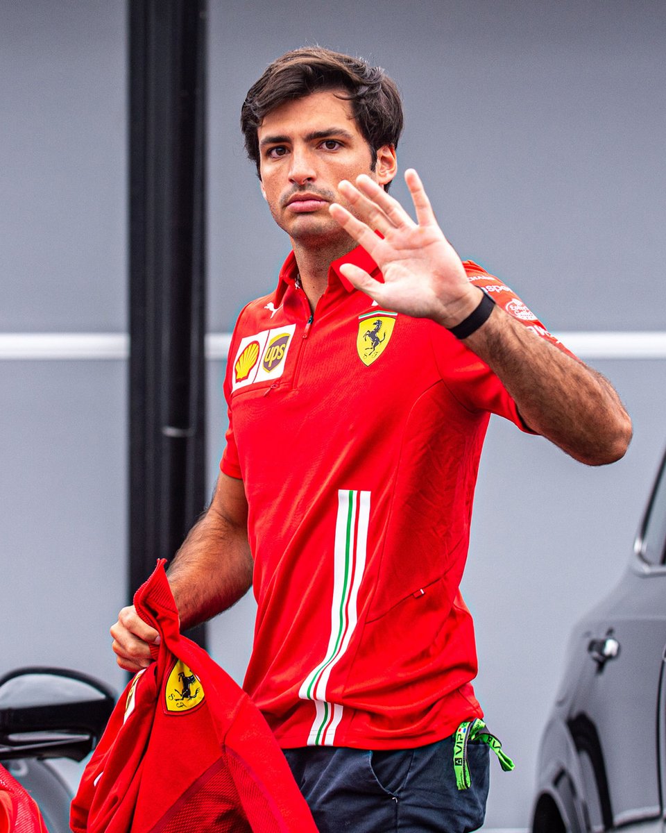 ScuderiaFerrari's tweet photo. Ciao guys 👋

Great to be here in Zandvoort 🤩

#essereFerrari 🔴 #DutchGP https://t.co/tNCcH2tq8q