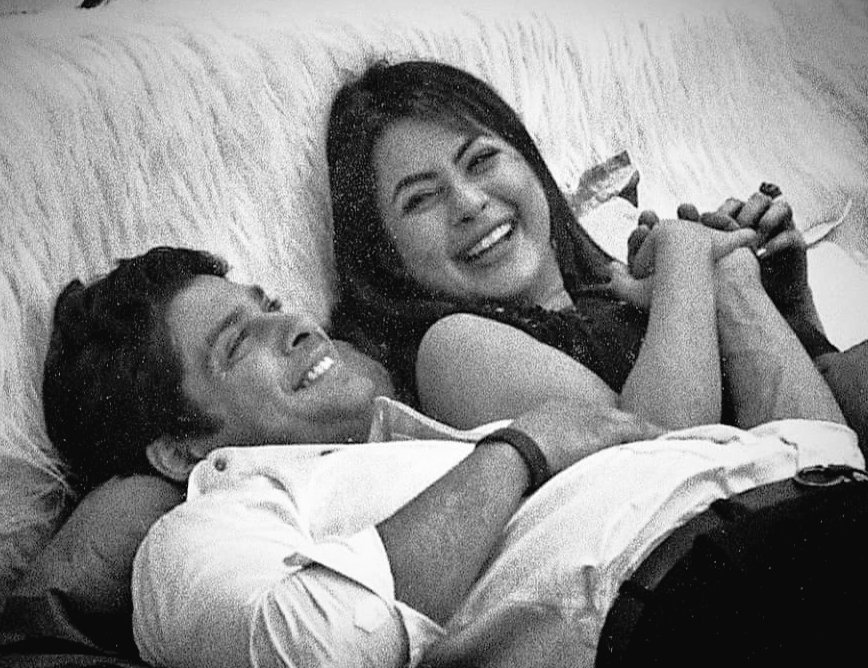 Sassy_Ritu's tweet photo. #sidnazz
Feeling Numb
It's Hurts When Story Is Incomplete But Book Is Closed #sidnazz 💔
#SidharthShukla #SidharthaShukla
 #RIP I'm worried about her 💔 https://t.co/copmKn6yjs