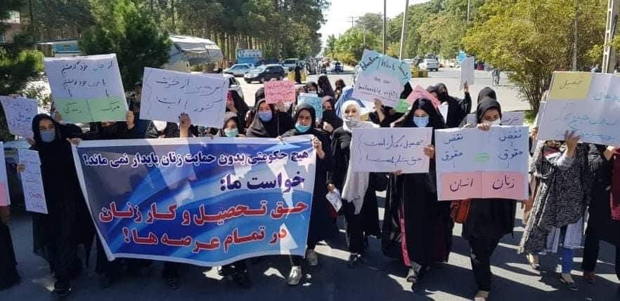 FroShakila's tweet photo. هیچ حکومتی بدون حمایت زنان پایدار نمی ماند.
من بنازم به همت بلند زنان وطنم...

Without the support of women, no government can survive. https://t.co/9RJILY9IAD