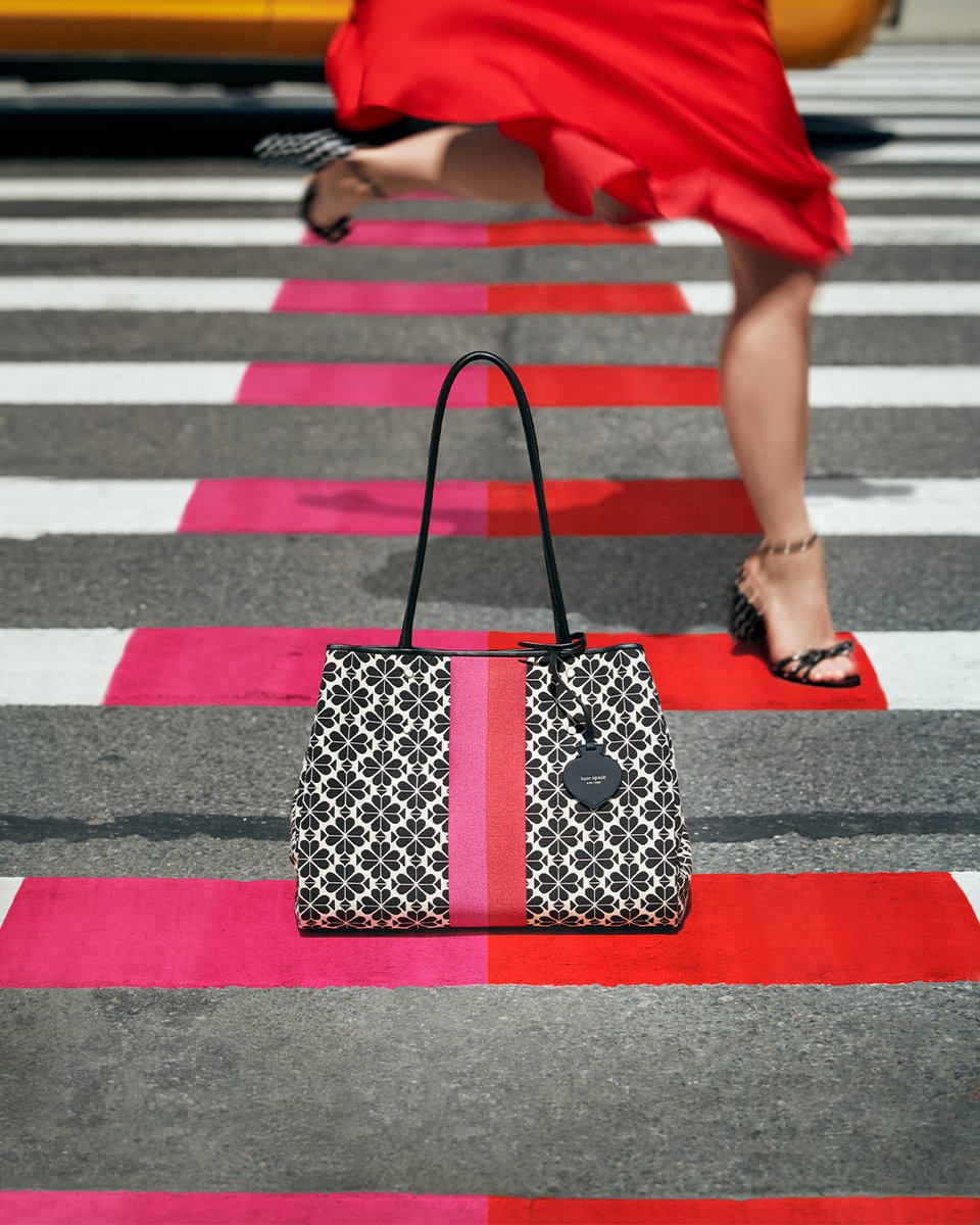 katespadeny's tweet photo. word on the street is that there's a new spade flower jacquard collection… 🤭 https://t.co/fYPZcxXGJL