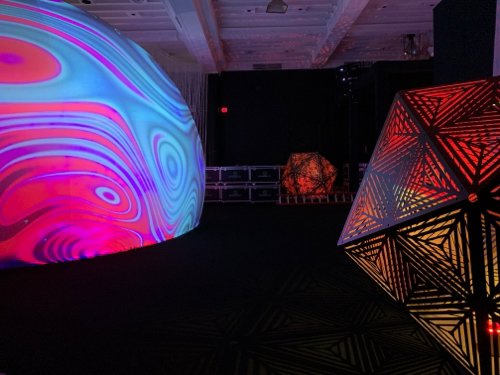 OSpace360's tweet photo. Can't wait to see more digital art museums come to life like the one we helped create with @ZeroSpaceNYC 🔮🎆

#tbt #digitalart #immersive #museums #zerospacenyc #omnispace360 https://t.co/z2WuPl8iRT
