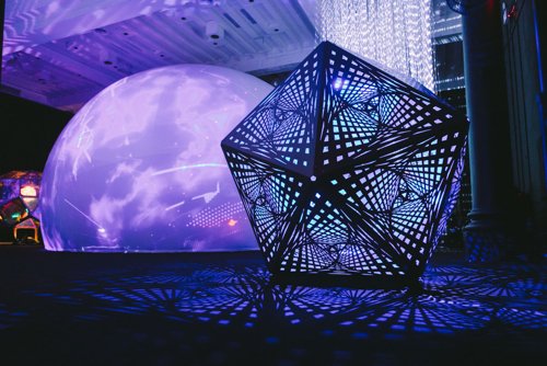 OSpace360's tweet photo. Can't wait to see more digital art museums come to life like the one we helped create with @ZeroSpaceNYC 🔮🎆

#tbt #digitalart #immersive #museums #zerospacenyc #omnispace360 https://t.co/z2WuPl8iRT