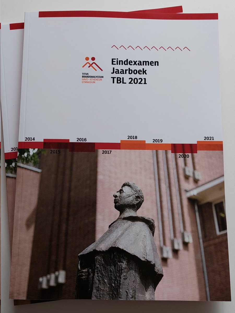 OV_TBL's tweet photo. De 23e editie van het @tbl_oss @OV_TBL Eindexamenjaarboek voor en door alle eindexamenkandidaten van 2021 is geleverd (en mooi geworden) (Inclusief foto's van diploma uitreikingen). Wordt binnenkort verzonden. https://t.co/NAJKOdzOqq