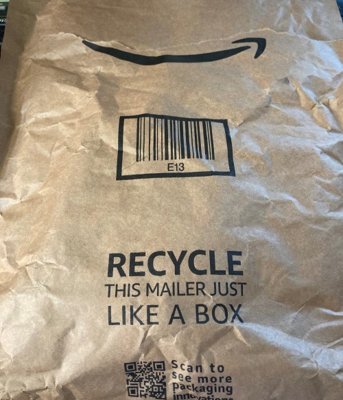cswdvt's tweet photo. Have you seen these envelopes from Amazon? Some of our staff did recently and we can confirm that these envelopes CAN be recycled. Just toss them in your blue bin! #recycle #cswd https://t.co/WrxCkEkdyX
