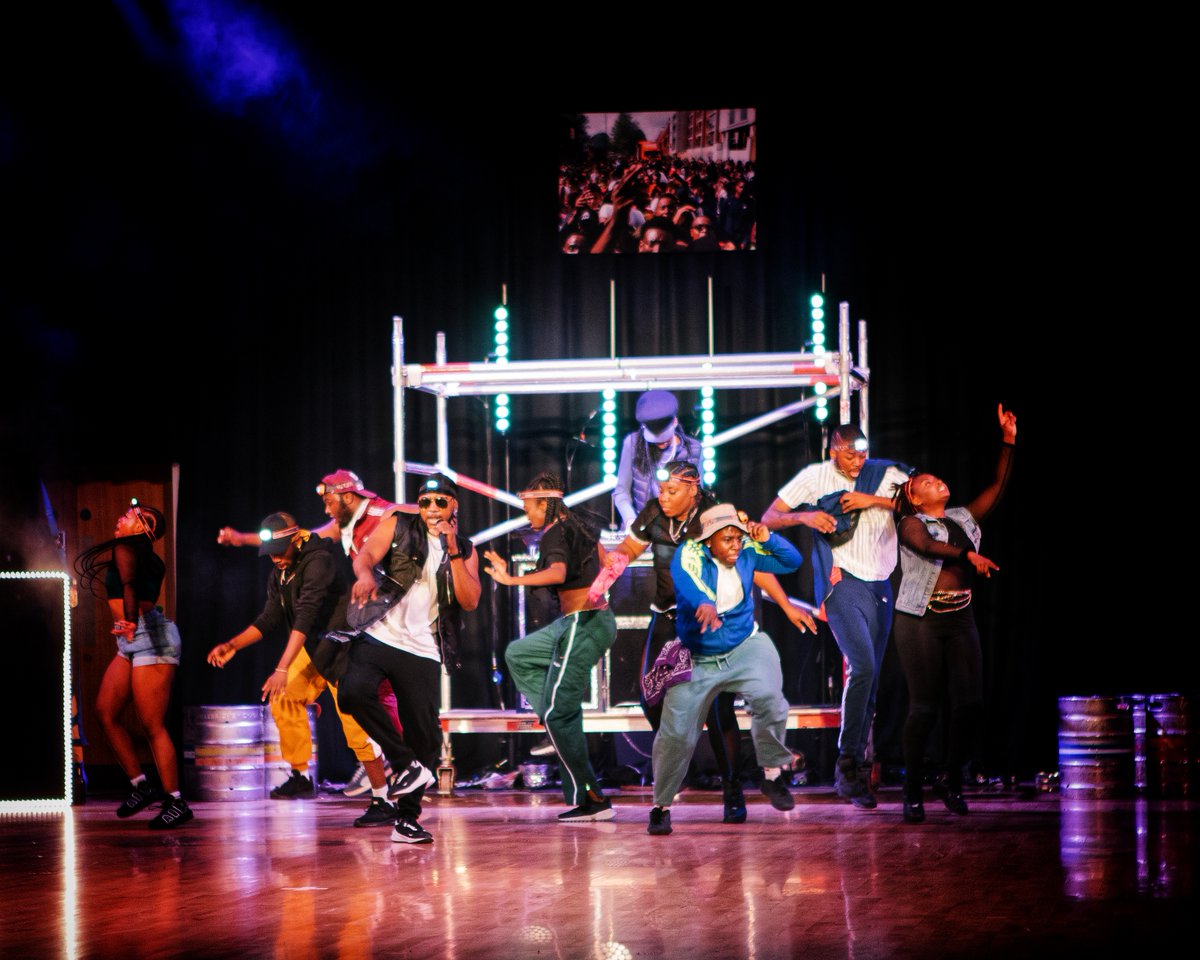 TalawaTheatreCo's tweet photo. Bring your rags and flags to this joyous and uplifting theatrical celebration of Black British music and culture powered by grime, dancehall and afrobeat 💥

RUN IT BACK
2 - 18 September 2021
Fairfield Halls
MORE: https://t.co/90p7Cfpv6W

#RunItBack https://t.co/5qeCcvz0OR