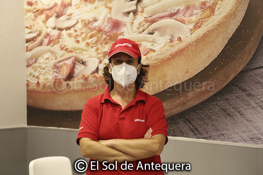 ElSoldAntequera's tweet photo. 🟢 #Reportaje #Comercio de #Antequera 😷 
👉 Telepizza Antequera prepara una gran remodelación de su local en calle Infante.
#SiempresaleelSol🌞
#YocomproenAntequera
⤵️ Todo el artículo: https://t.co/zrcsf6F7JS https://t.co/Nz9j2pGH2a