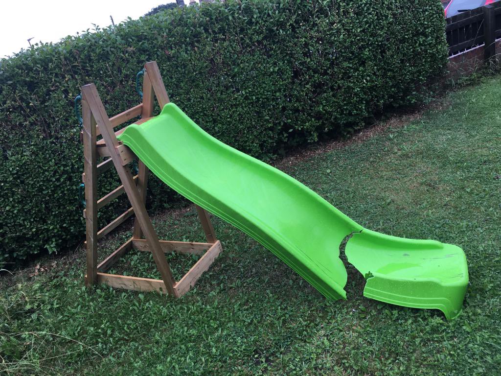 ACiampolillo's tweet photo. So we’ve had this slide for about 3 months and you are refusing to give me a refund because it’s under a 14 day parts warranty. I don’t want a replacement because it’s clearly not fit for purpose. What do I do with that 🤷🏽‍♀️ @OutdoorToysUK https://t.co/8s4kKpBXqk