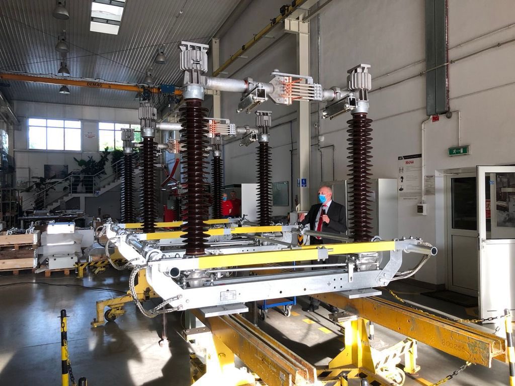 Now I know what a disconnector is! They are essential in safe operating of power plants. Thank  you #HAPAM for explaining. <a href="/RVO_Int_Ond/">RVO Internationaal</a>