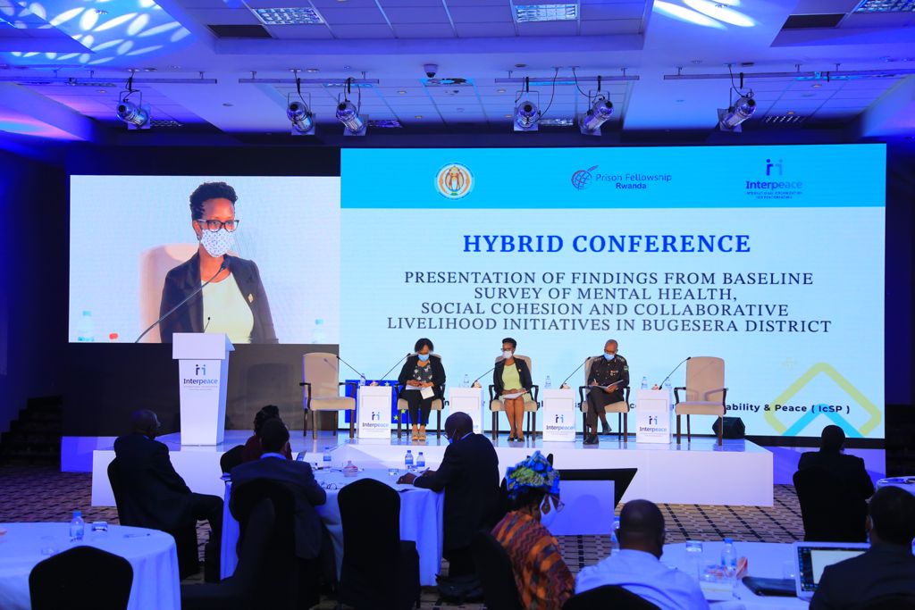 Interpeace_Org's tweet photo. Insightful discussion on the key findings of our baseline assessment in @BugeseraDistr:

“Ex-prisoners of genocide against the Tutsi in #Rwanda should be #reintegrated. They're often stigmatized &amp; communities are not prepared [enough] to accept them"- @odeth_kantengwa, moderator. https://t.co/xQJcdVsoSk