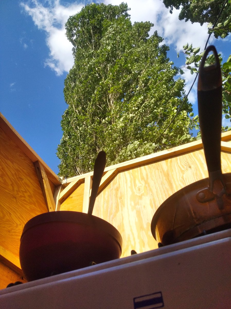 Uyacha's tweet photo. Open sky cooking, enjoy your every moment.
#uyacha #homecooked #lovely #weather #place #visit #us #Kashkasuu #Bishkek #KyrgyzRepublic https://t.co/bqYAa8EL2P