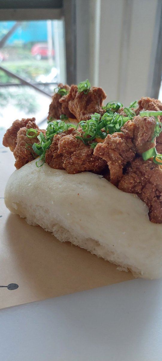 Crispy chicken steamed rolls.

All new take on the bao!!!!

#food #goodfood #goregaon #malad #fooddelivery #mumbaifoodie