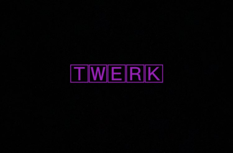 MouchiliArthur's tweet photo. Ça me fume y’en a LIL Nas twerk mieux qu’elles 😂😂😂😂.#bomboclaat https://t.co/EzjnnAbUL9