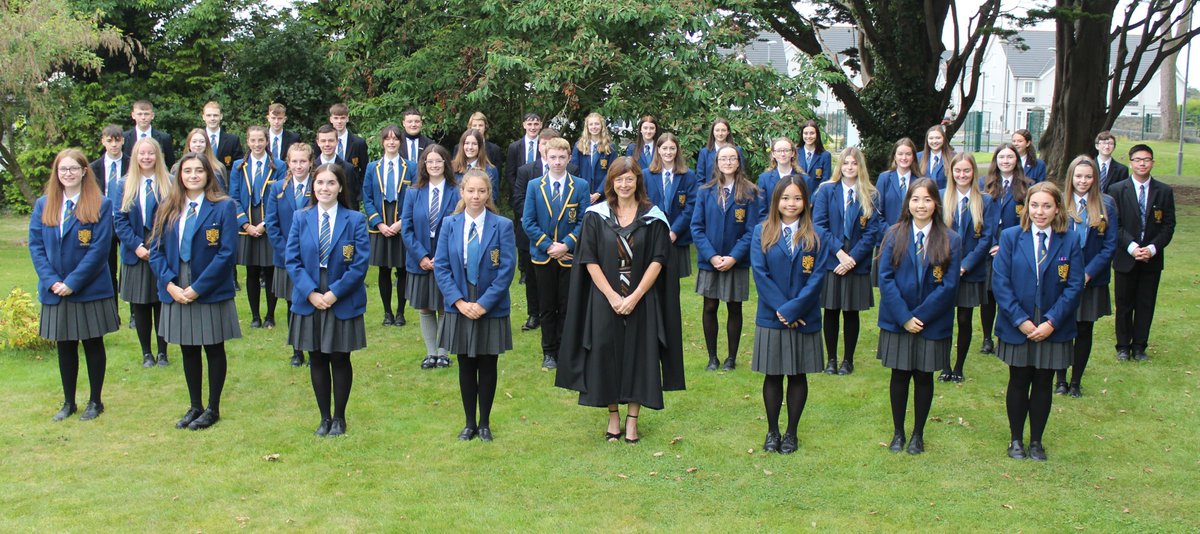 belfasthighsch1's tweet photo. GCSE Results 2021 - 98.7% of all entries resulted in a C grade or better. Congratulations to our top performing 43 pupils - each achieved at least 9 x A grades (259 x A* and 175 x A grades in total). https://t.co/gFWfcThIKV