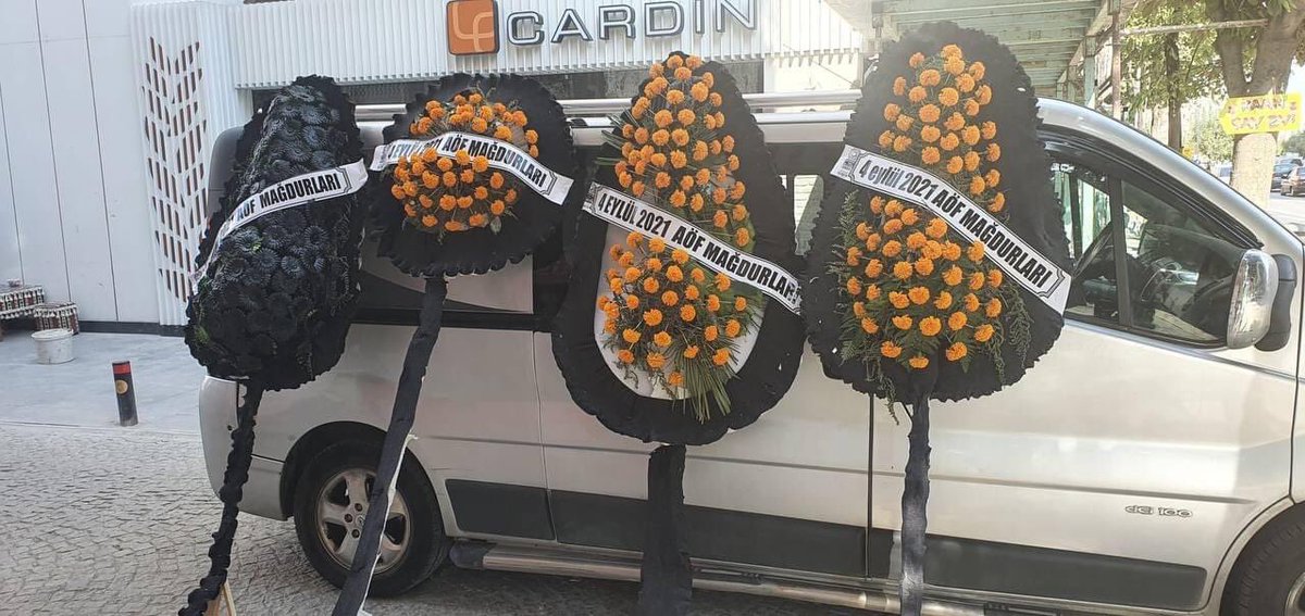 SultanEgdemir's tweet photo. #bilimkuruluonlineyapacak Bilim kurulu toplantısı online olurken yaz okul sınavı neden yüz yüze .  adalet istiyoruz. 
 #aoefyazokuluonlineolsun https://t.co/MJ3SdKbSM8