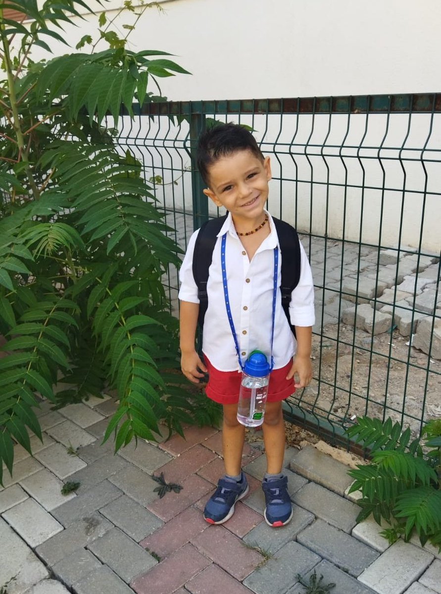 <a href="/BernaaDurak/">berna</a> Yaaaa benim oğlum dün başladı, çok tedirgin gitti. Ama annenizden iyi olmasın harika bir öğretmen çocukları ve velileri hediyeler ile karşılamış. Bugün inanılmaz mutlu gitti, iyi ki var onlar ❤️❤️❤️