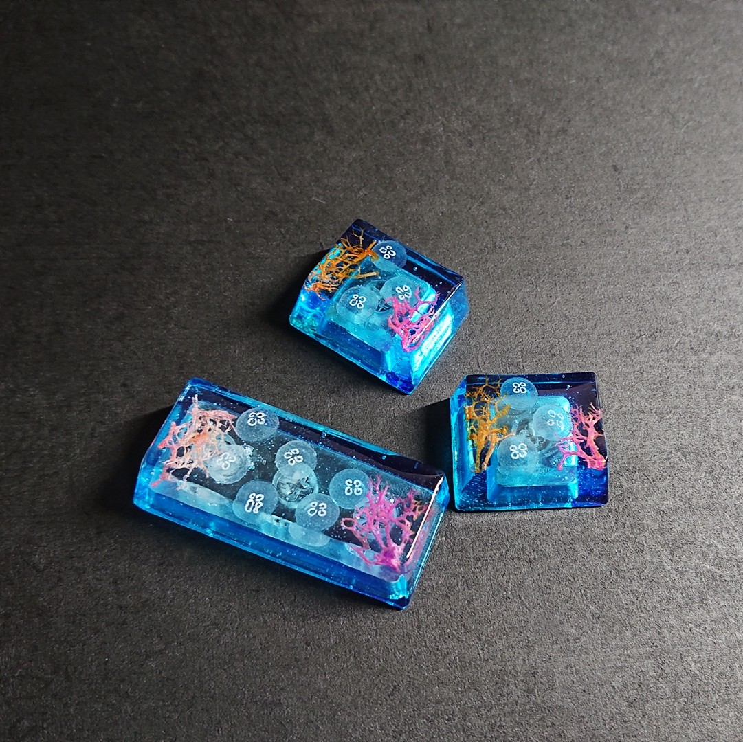 Noix 9月3日 金 21時 Boothにて販売致しますe E O E ジンベエザメみたいなお魚 深海海月 9月の花海月 クラゲ水槽 1 25u 2 25u 自作キーキャップ 自作キーボード T Co 3qhpztobkp Twitter