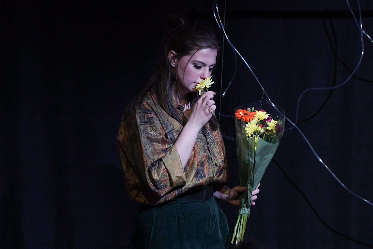 AmyDallasActor's tweet photo. Reflecting on my time at #edfringe this year with @OddlyOrdinaryCo and our production of @MarkRavenhill2’s ‘pool (no water)’. Enjoy these pictures from @rcunninghamfilm https://t.co/2UUzqrv7xD