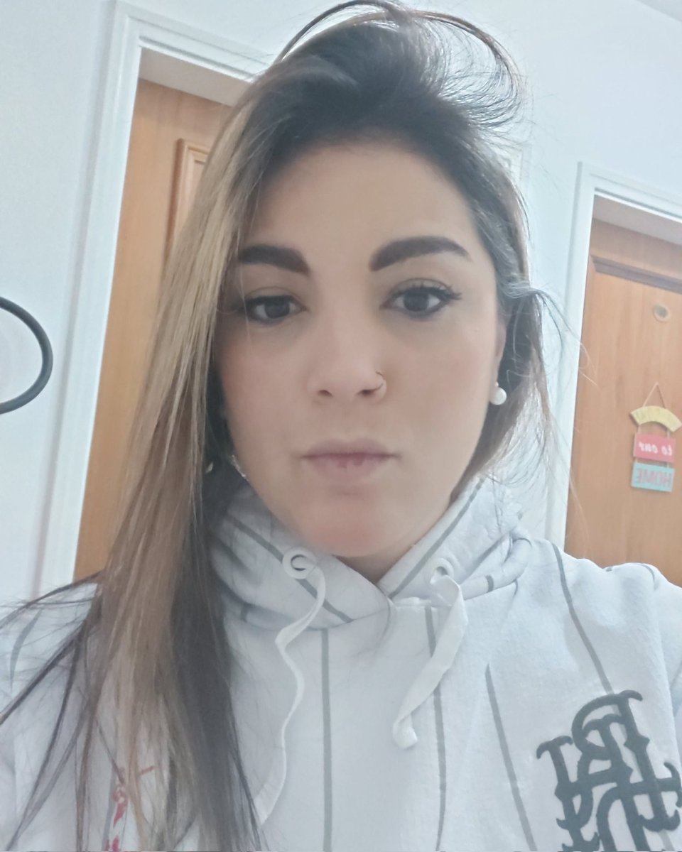 CatherineNeves1's tweet photo. Depois de algum tempo você aprende que amar não significa apoiar-se. E que companhia nem sempre significa segurança. Começa a aprender que beijos não são contratos e que presentes não são promessas. #menestrel #williamshakespeare https://t.co/Y0uvxRs7vq