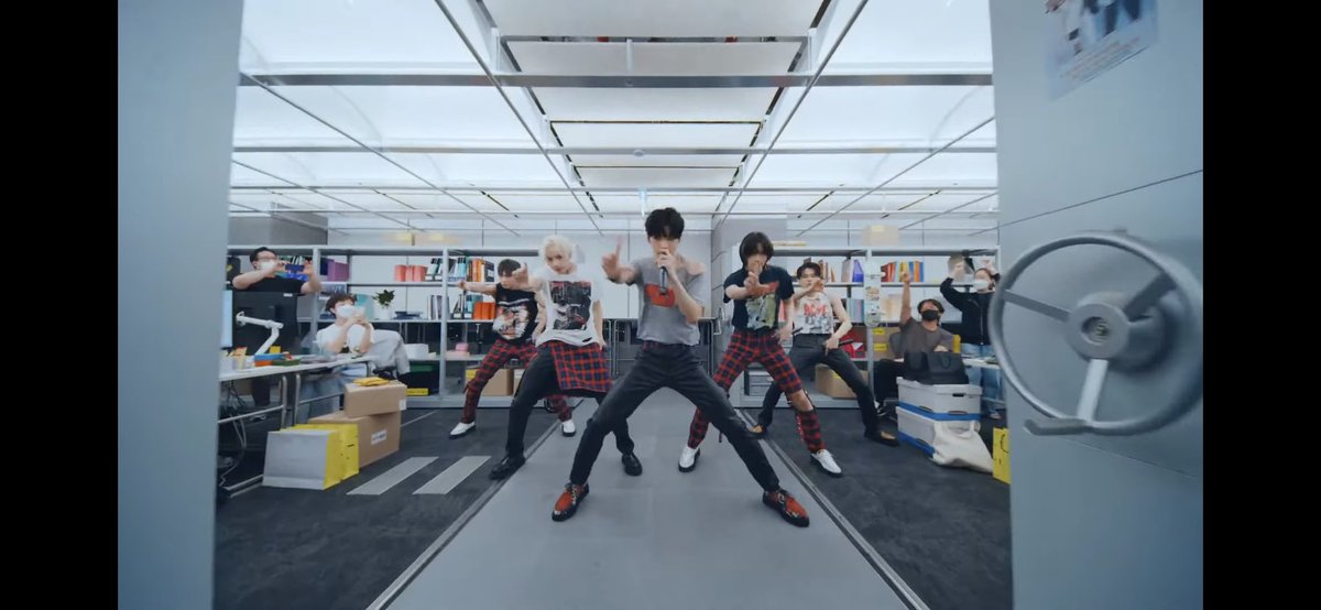 svga_93's tweet photo. This was so out of the blue and I loved every second of it 😂😂 #817TXT_HYBEATTACK #TOMORROW_X_TOGETHER #TXT_FREEZE https://t.co/gTGpswgSUG