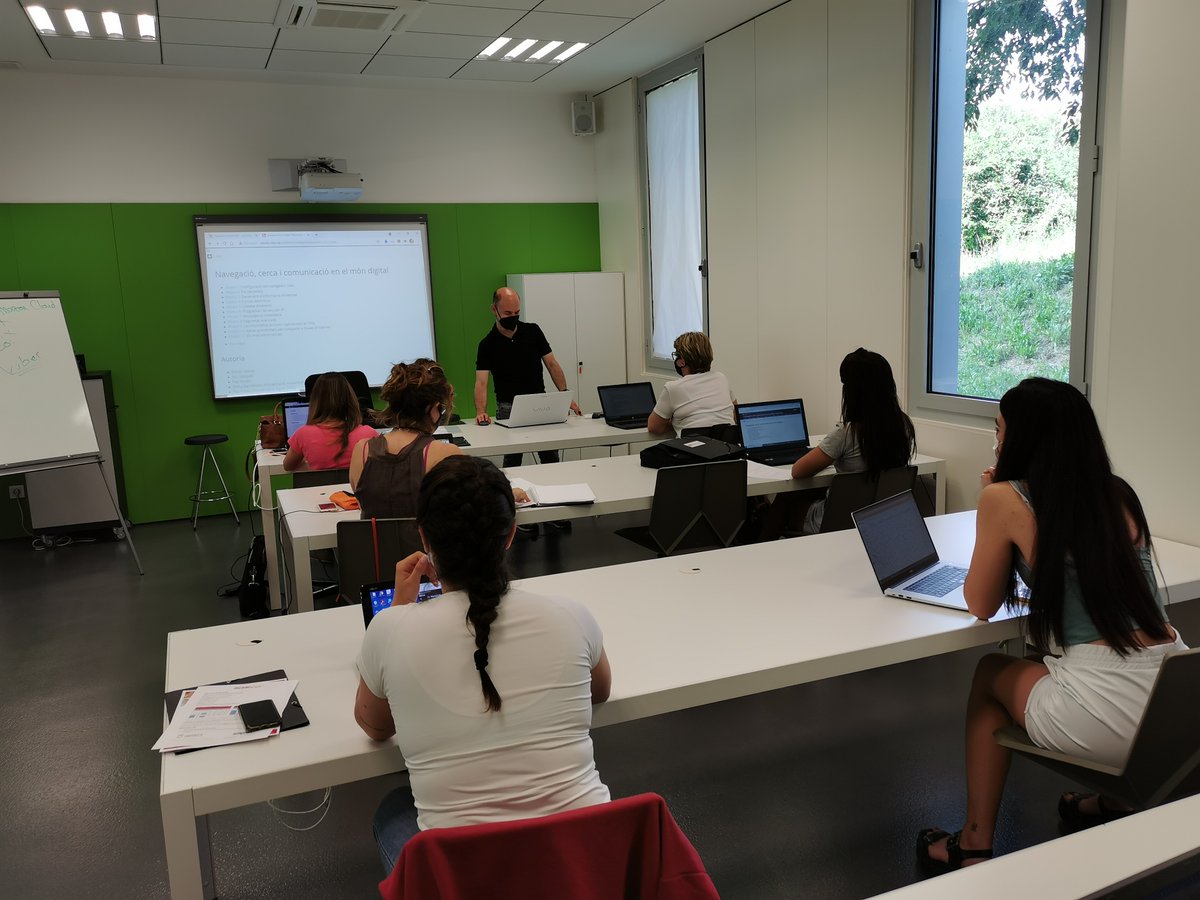 AcebBergueda's tweet photo. L’ACEB forma 210 persones fins el setembre i proposa nous cursos per tancar l’any

Llegeix la notícia 👉 https://t.co/VuoTr1Thl7

#aceb #acebformacio #cursos #berguedaterradefuturs #formacio

@ccbergueda @ADBergueda https://t.co/OhPBtbFNs3