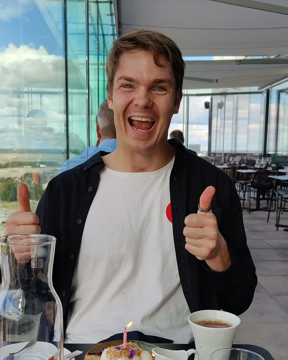 PekkaHyysalo's tweet photo. ✨Birthdays are magical!✨
Just had a superb lunch meeting with @pvesterbacka in the sky. We will make things happen. Let's Fight Back!
@TeamFightBack #teamfightback https://t.co/Y1E8YGtQED