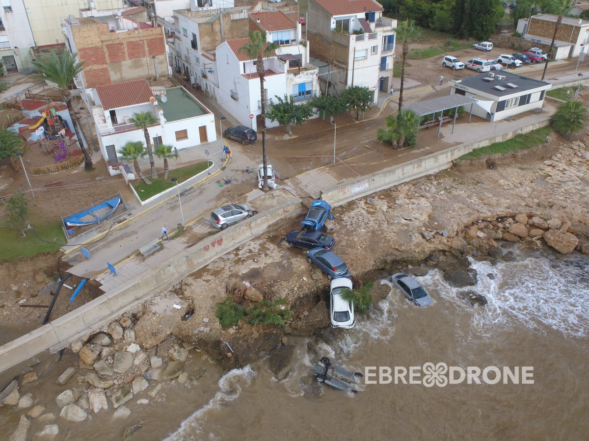 EbreDrone's tweet photo. Les imatges aèries que hem capturat a #Alcanar #Montsia avui després del #TemporalDana ens deixen de carn de gallina...ànims als afectats i als serveis d'emergències! #TemporalTE #INUNCAT https://t.co/fPQWA1jDSI