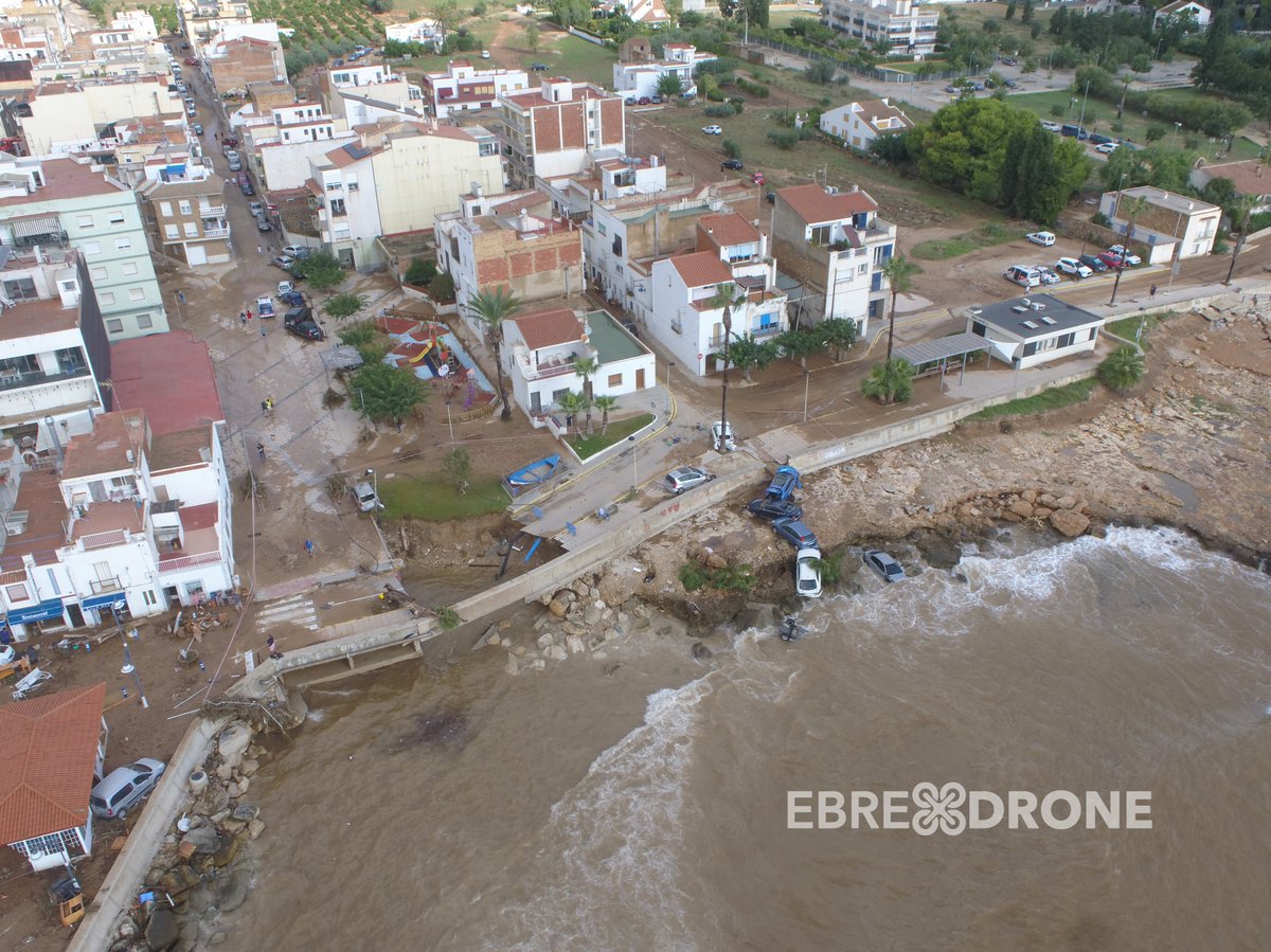 EbreDrone's tweet photo. Les imatges aèries que hem capturat a #Alcanar #Montsia avui després del #TemporalDana ens deixen de carn de gallina...ànims als afectats i als serveis d'emergències! #TemporalTE #INUNCAT https://t.co/fPQWA1jDSI