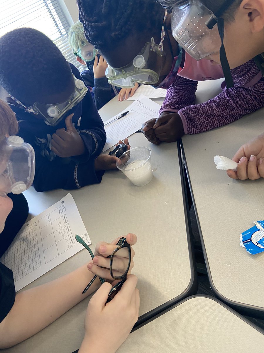 mrs_lunt5's tweet photo. My 5th grade scientists had a great time working through the scientific method with our alka seltzer lab. #kisd_science #hespanthers https://t.co/Izr0077Ku2