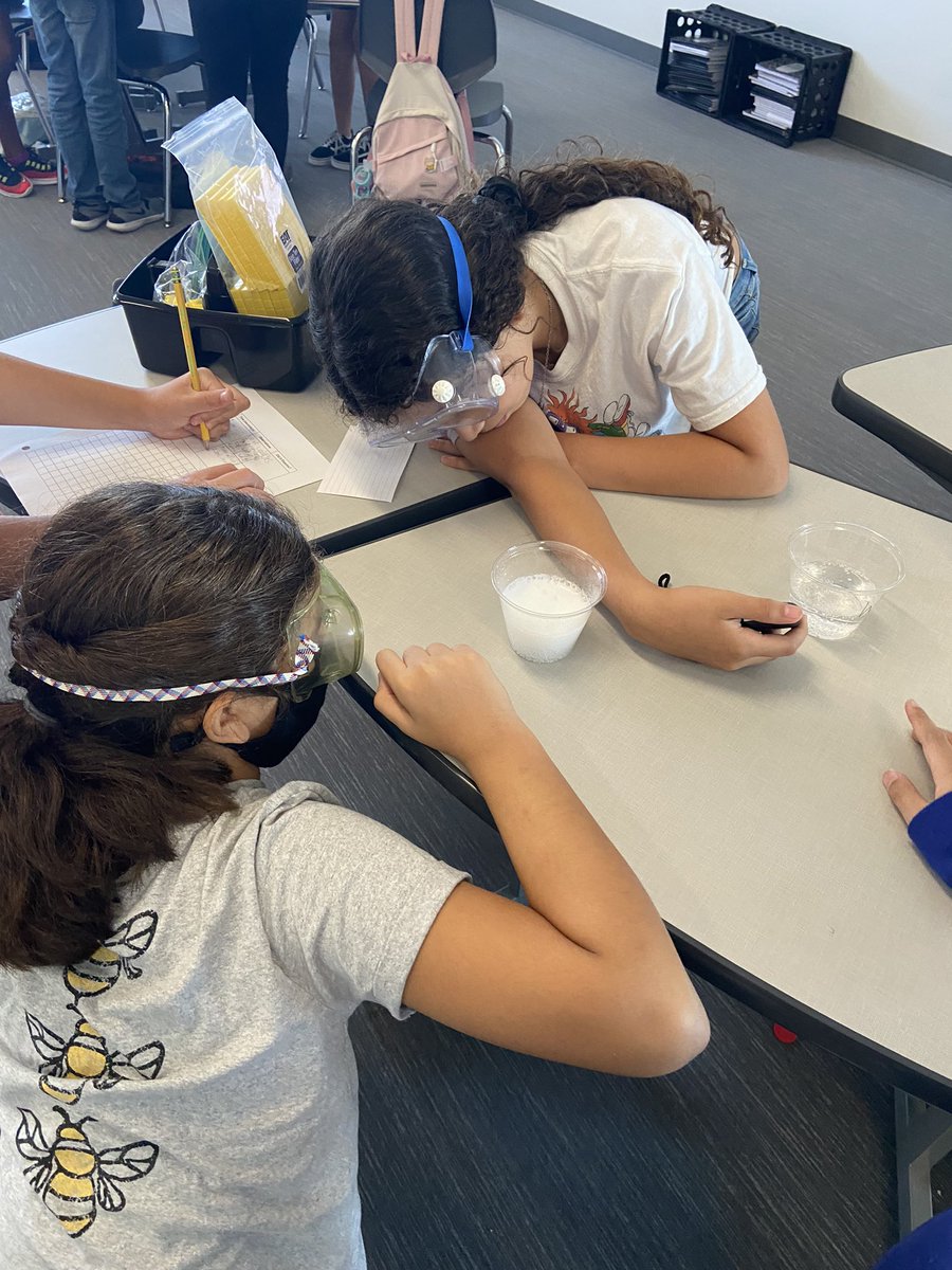 mrs_lunt5's tweet photo. My 5th grade scientists had a great time working through the scientific method with our alka seltzer lab. #kisd_science #hespanthers https://t.co/Izr0077Ku2
