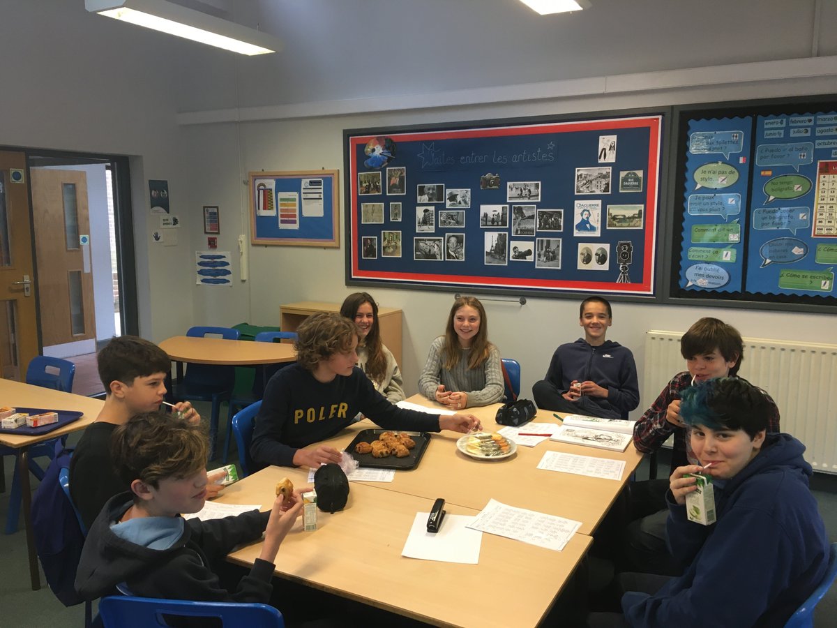 DunhurstMFL's tweet photo. Getting to know our new tutor group over breakfast this morning :) #dunhurstschool #bedalesschools https://t.co/o9aDg3m6ZX