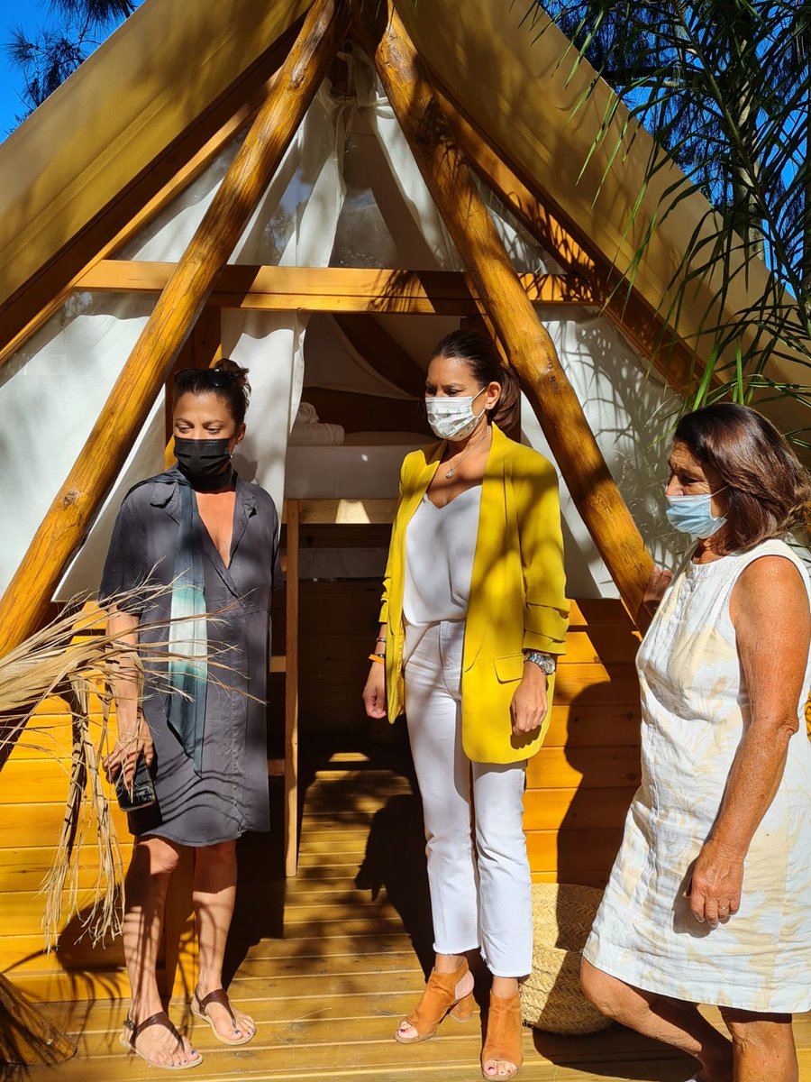 TurismoAND's tweet photo. 📢 Destacamos el papel del #gampling para diversificar la oferta alojativa de la provincia de #Cádiz.

✅ DT @maruhermon_cs ha visitado el camping Paloma de Tarifa, que cuenta con esta nueva forma de alojamiento.

🗣 “La innovación es clave para que el sector siga creciendo" 💪🏻. https://t.co/YnS24Lxz3F