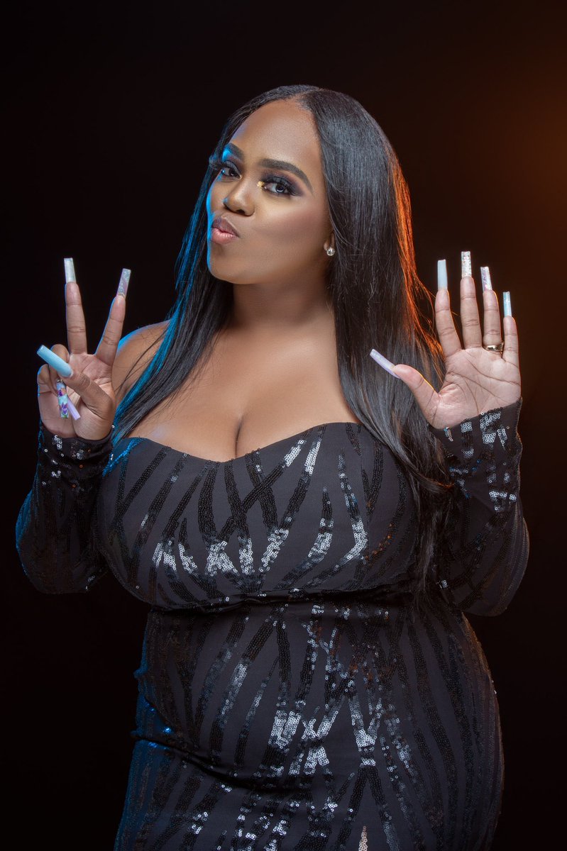 ____mirrr's tweet image. thankful to see another year. happy 25th birthday to me 🤎🥳