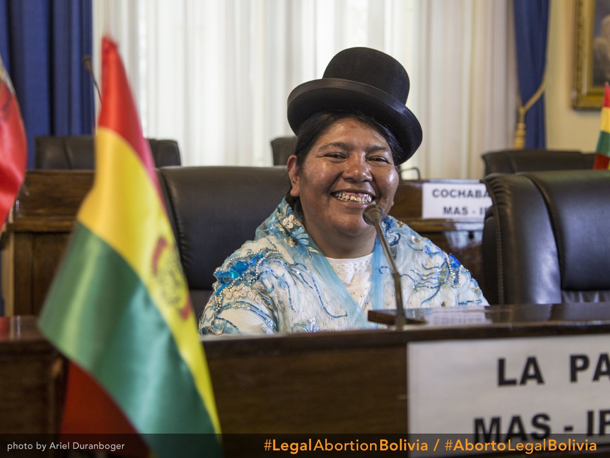Notiindigena's tweet photo. @apaza_maxima "Si en un hogar ponemos en práctica la descolonización, asumiendo hombres y mujeres los roles y funciones del hogar, es un aporte en esto". coyuntura histórica que estamos viviendo ”. #VenezuelaProductiva https://t.co/ge8Z2siOqo