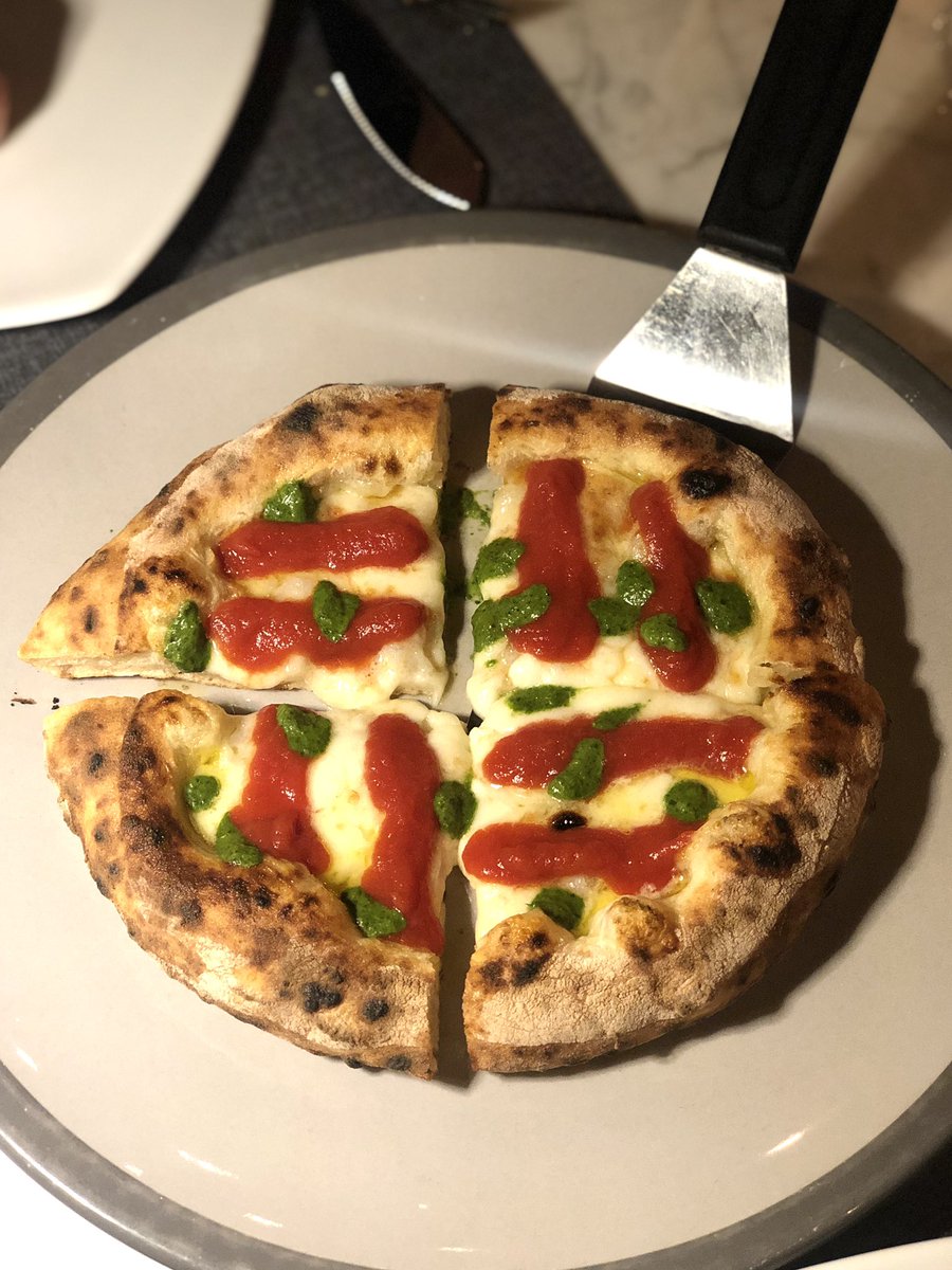 Instagram cayó; excusa perfecta para venir a recomendarles la mejor pizza del mundo (sin exagerar) #PepeInGrani, a 50 min de Nápoles 🇮🇹 ¡Absolutamente espectacular! <a href="/50TopPizza/">50 Top Pizza</a>