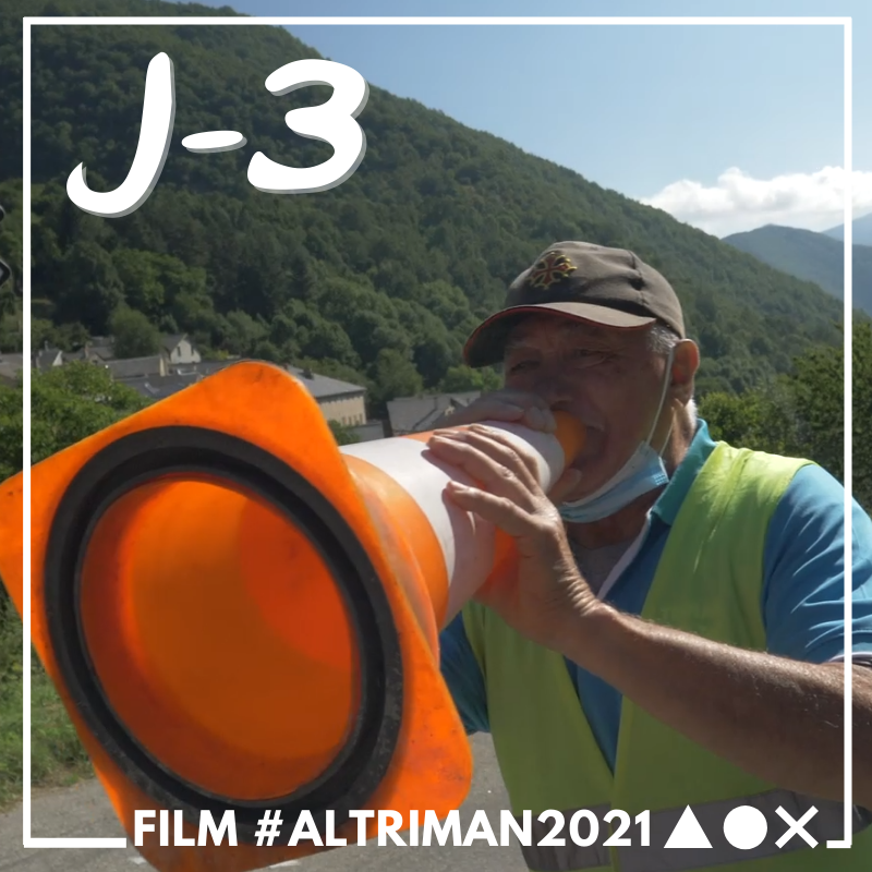 Altriman's tweet photo. 🔵 IL EST DE RETOUR ! 🔵

Notre super bénévole est bien présent dans le film de l'#Altriman2021 ! A découvrir ce dimanche.

Vous pourrez aussi.... vous inscrire pour l'#altriman2022 ! 

RDV DIMANCHE 😍 https://t.co/oeX0K8itEV
