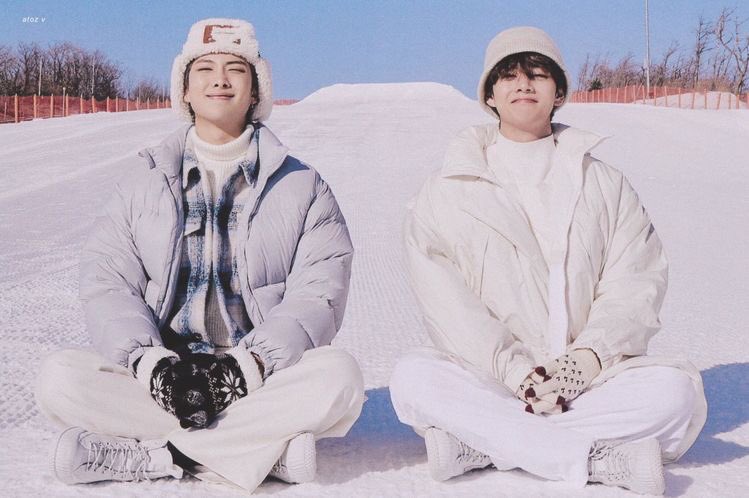 Зимние бтс. БТС Winter package. БТС Winter package 2021. BTS Winter package 2021 Taehyung. Винтер 2021 БТС.